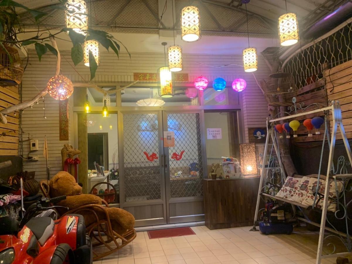 Xincun Seed Homestay Tainan Bagian luar foto