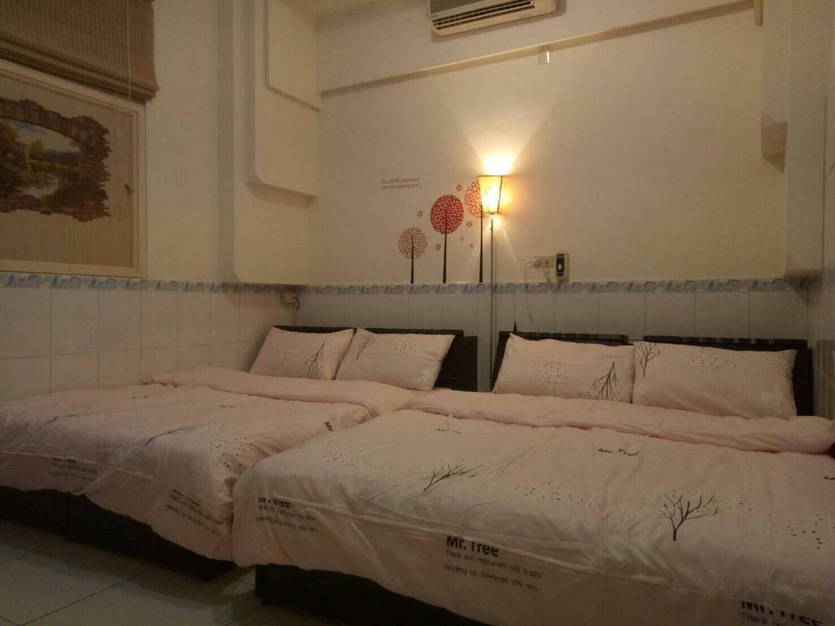 Xincun Seed Homestay Tainan Bagian luar foto